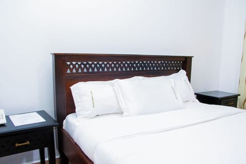 Standard Room | In-room safe, iron/ironing board, free WiFi, bed sheets