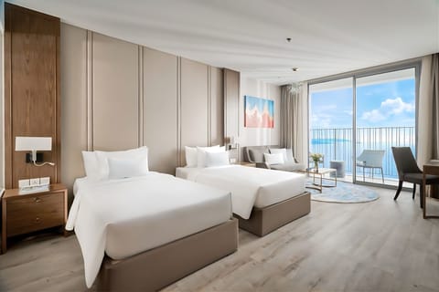 Executive Double or Twin Room, 1 King Bed, Balcony, Ocean View | Premium bedding, pillowtop beds, minibar, in-room safe