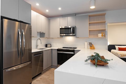 Condo | Private kitchen | Full-size fridge, microwave, oven, dishwasher