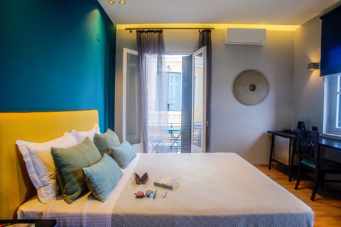 Junior Suite, Sea View | Hypo-allergenic bedding, in-room safe, individually decorated