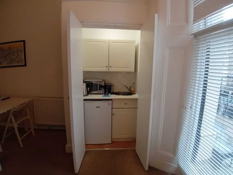 Split Level Double Studio | Private kitchenette | Mini-fridge