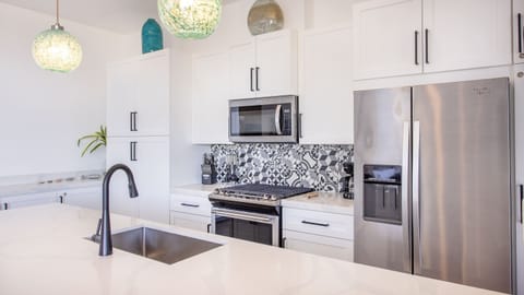 Premium Condo | Private kitchen | Eco-friendly cleaning products