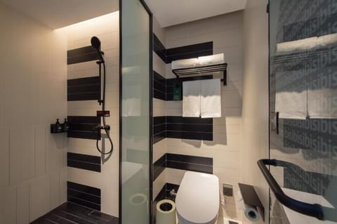 Standard Room | Bathroom