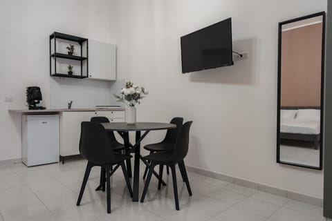 Suite Family | Private kitchen | Fridge, microwave, stovetop, espresso maker