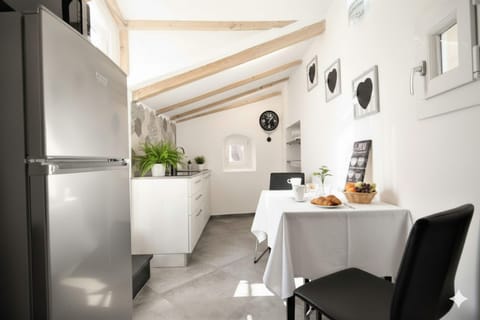 Basic Apartment | Private kitchen | Full-size fridge, microwave, stovetop, dishwasher