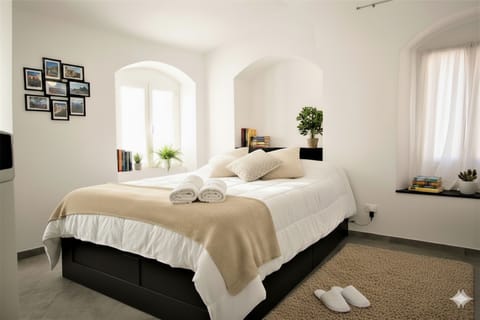 Basic Apartment | 1 bedroom, free WiFi, bed sheets