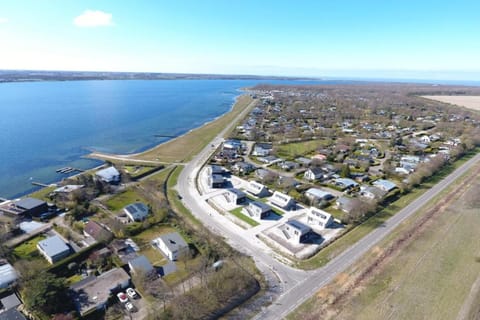 Region [summer] (&gt;5 km)