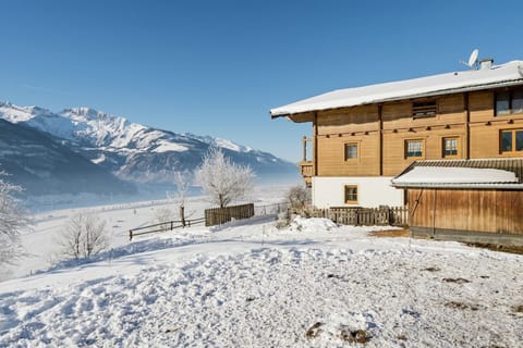 Holiday Home Exterior [winter]