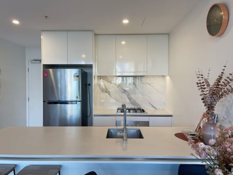 Apartment | Private kitchen | Full-size fridge, microwave, oven, stovetop