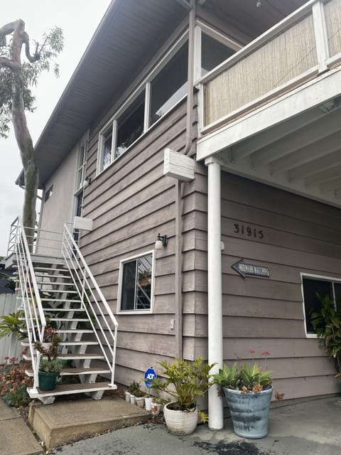 Front view of property