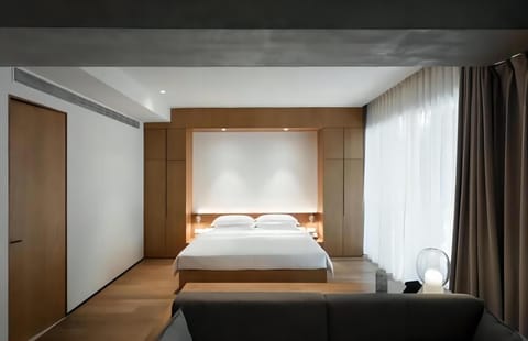 Standard Room | Down comforters, free minibar, in-room safe, desk