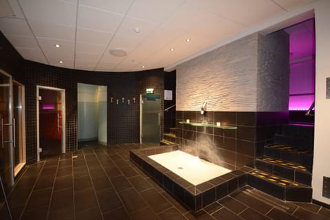 Sauna, spa tub, steam room, body treatments, body wraps, body scrubs