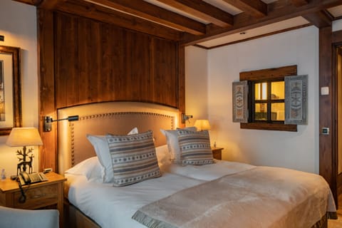 Minibar, in-room safe, blackout drapes, iron/ironing board