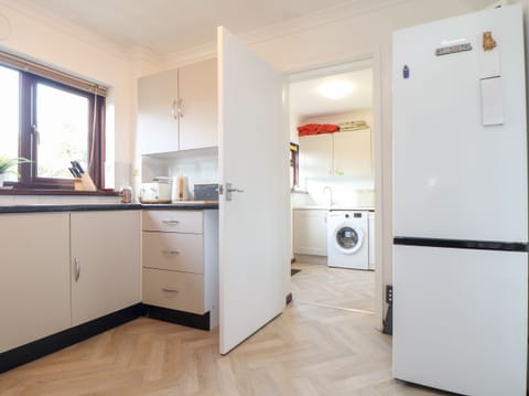 Fridge, dishwasher, electric kettle, toaster