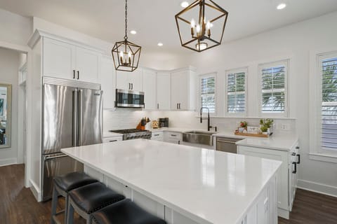 The Hummingbird - Luxury Lakefront Vacation Rental with Private Pool, Fireplace, and Water Views on Holiday Isle in Destin, Florida - Five Star Properties Destin/30A