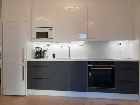 Fully equipped kitchen.