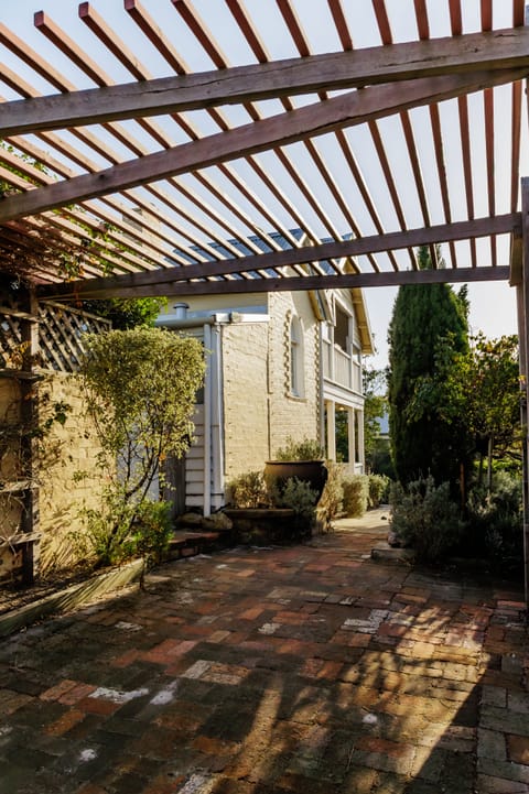 Traditional House | Garden view