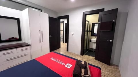 Deluxe Apartment | Pillowtop beds, in-room safe, iron/ironing board, free WiFi