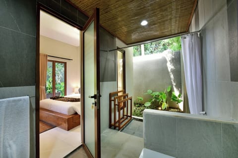Family Villa, 2 Bedrooms | Bathroom | Separate tub and shower, rainfall showerhead, free toiletries