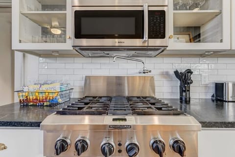 We have a fully equipped kitchen. Along with many other products and appliances, we also offer a refrigerator, microwave, coffee machine, and more!