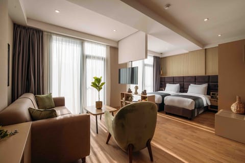 Executive Double or Twin Room | Premium bedding, Select Comfort beds, minibar, in-room safe