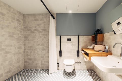 Rainfall showerhead, hair dryer, towels, soap