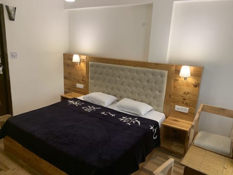 Superior Double Room, 1 Queen Bed | Soundproofing, free WiFi