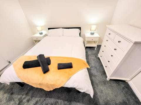 Standard House | Free WiFi, bed sheets