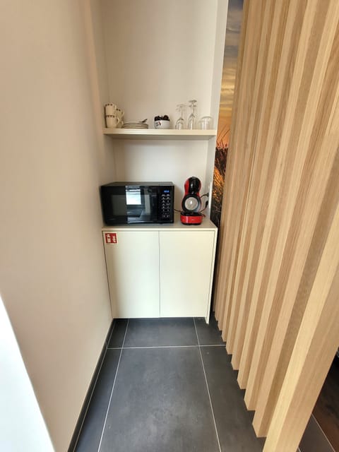 Comfort Room | Premium bedding, laptop workspace, free WiFi, bed sheets