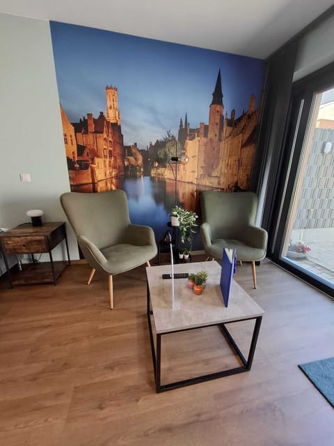 Comfort Studio | Premium bedding, laptop workspace, free WiFi, bed sheets