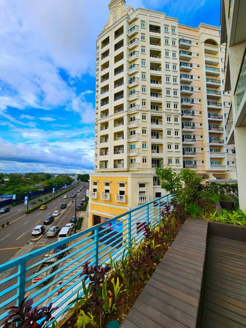 Standard Studio, 1 King Bed, Kitchenette, Mountain View | View from room