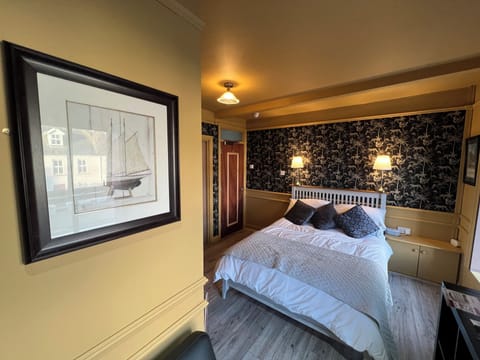 Classic Double Room | Individually decorated, iron/ironing board, free WiFi