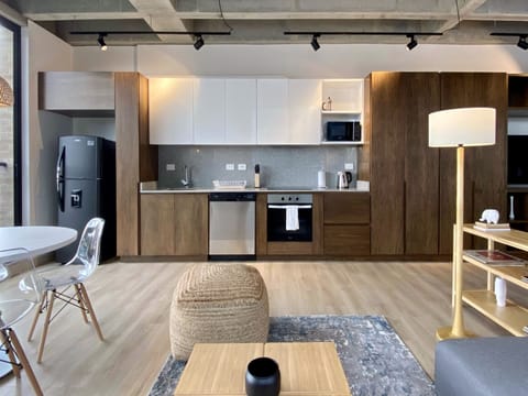 Apartment (701) | Private kitchen | Electric kettle, toaster