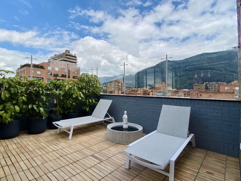 Signature Apartment | Terrace/patio