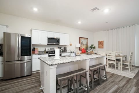 Cozy vacation home with full kitchen, perfect for family getaways