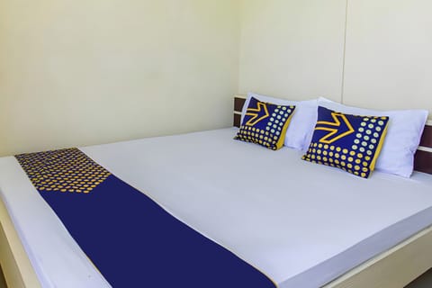 Standard Double Room | Desk, free WiFi, bed sheets