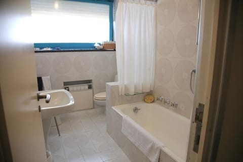 Family Suite | Bathroom | Hair dryer, bathrobes, slippers, bidet