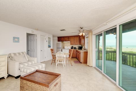 House, 1 Queen Bed (Anna Maria Island Beach Happy-Direct ) | Living area