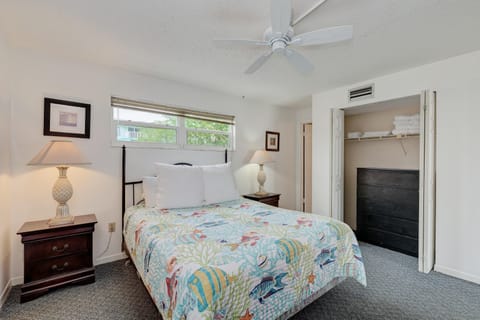 House, 1 Queen Bed (Anna Maria Island Beach Happy-Direct ) | 1 bedroom, free WiFi