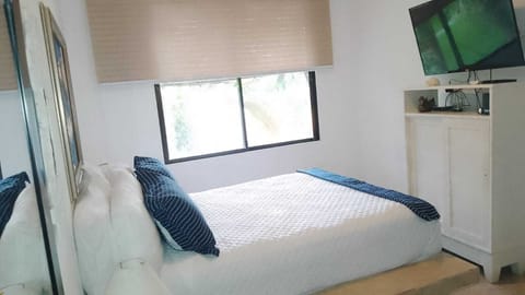 Comfort Apartment | In-room safe, iron/ironing board, free WiFi, bed sheets