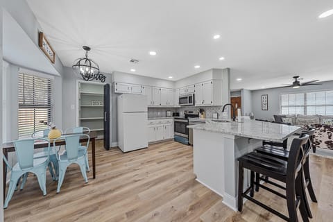 Kitchen and Breakfast Area