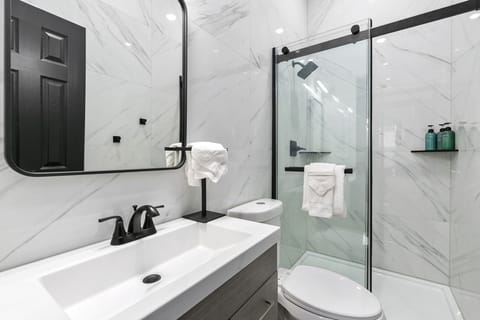 House, Multiple Beds, Hot Tub (212 W Myrtle St.) | Bathroom | Shower, towels, toilet paper
