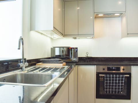 Kitchen | Slade Barn - Slade Farm, Brayford