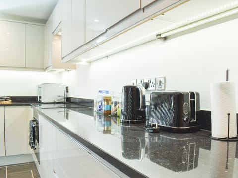 Kitchen | Slade Barn - Slade Farm, Brayford