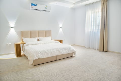 Luxury Villa, 2 Bedrooms | Iron/ironing board, free WiFi