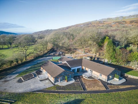 Suite 8 - Sleeping Giant Hotel - Pen Y Cae Inn (4346)