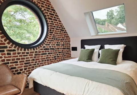 Premium Double Room, 1 King Bed | Hypo-allergenic bedding, down comforters, individually decorated