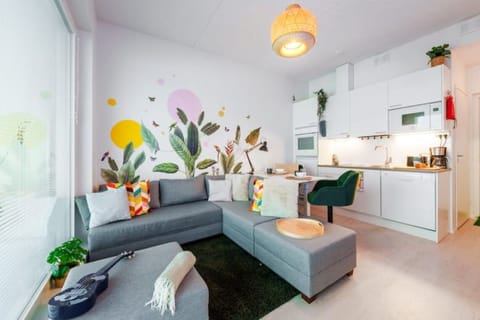 Modular sofa with two movable pieces that can be used as seating or sofabed