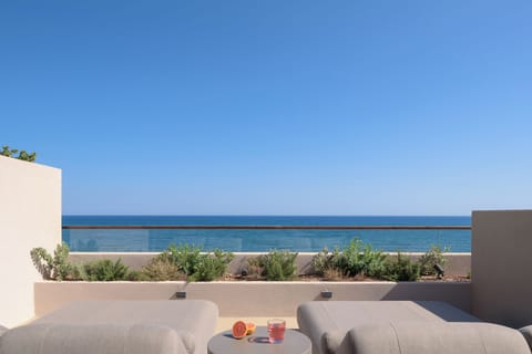 This luxury Retreat is a haven of sea joy.