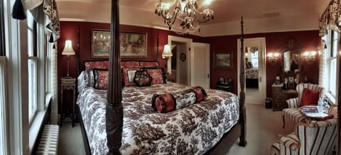 Romantic Room | Egyptian cotton sheets, premium bedding, pillowtop beds